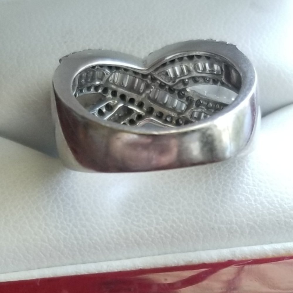 Signature Diamond Ring - Picture 8 of 8